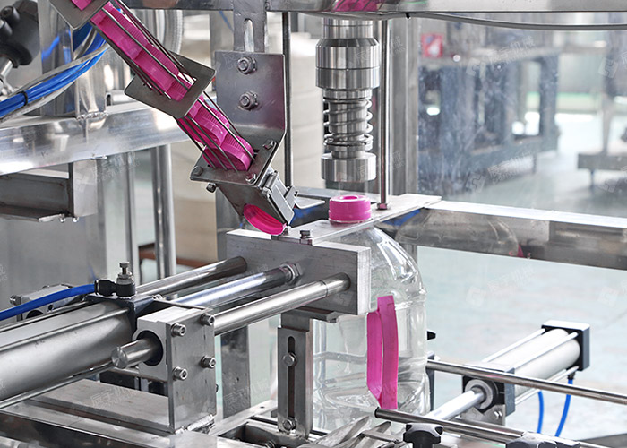 大瓶水灌裝機(jī)設(shè)備 大瓶水灌裝機(jī)設(shè)備